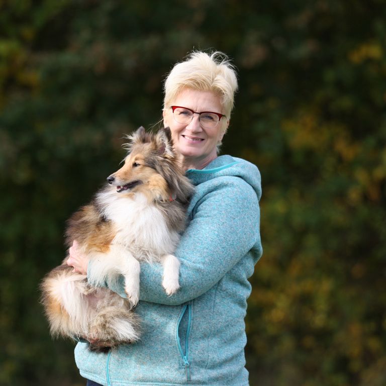 3. Happy Dog Team